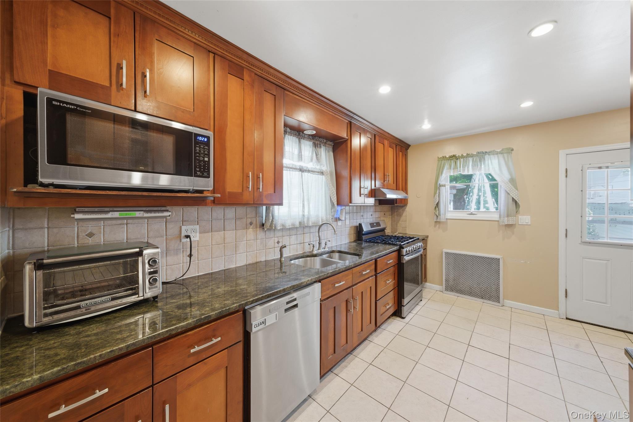 Single Family 88th Queens, NY 11426, MLS-1008486-9