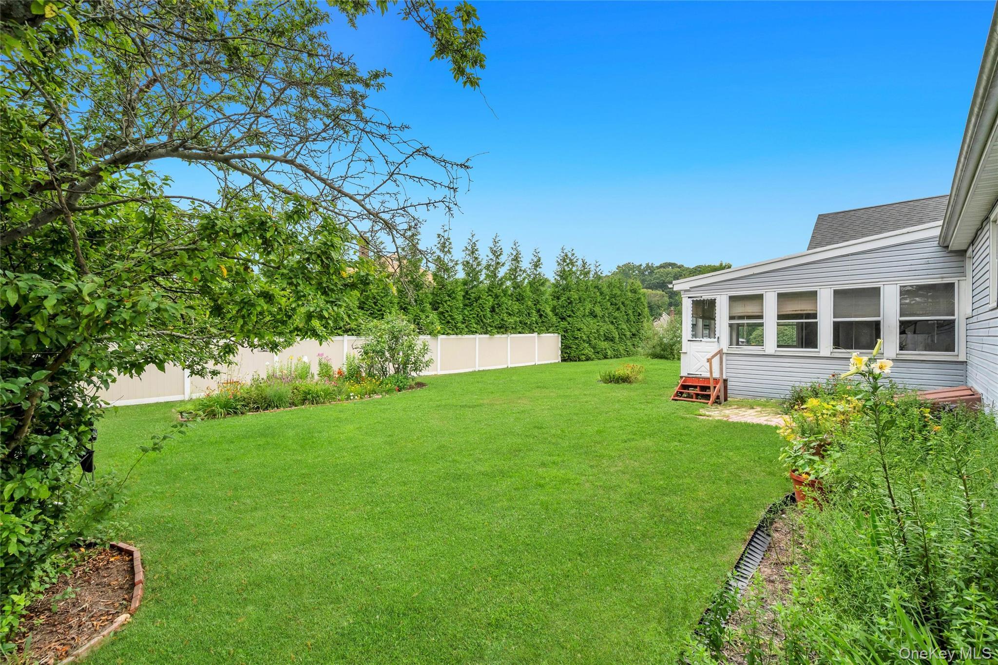 Single Family Johnson Avenue  Suffolk County, NY 11782, MLS-1008492-36