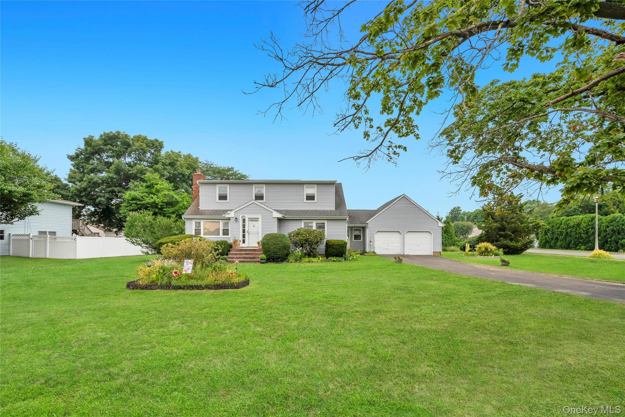 Single Family Johnson Avenue Suffolk County, NY 11782, MLS-1008492-4