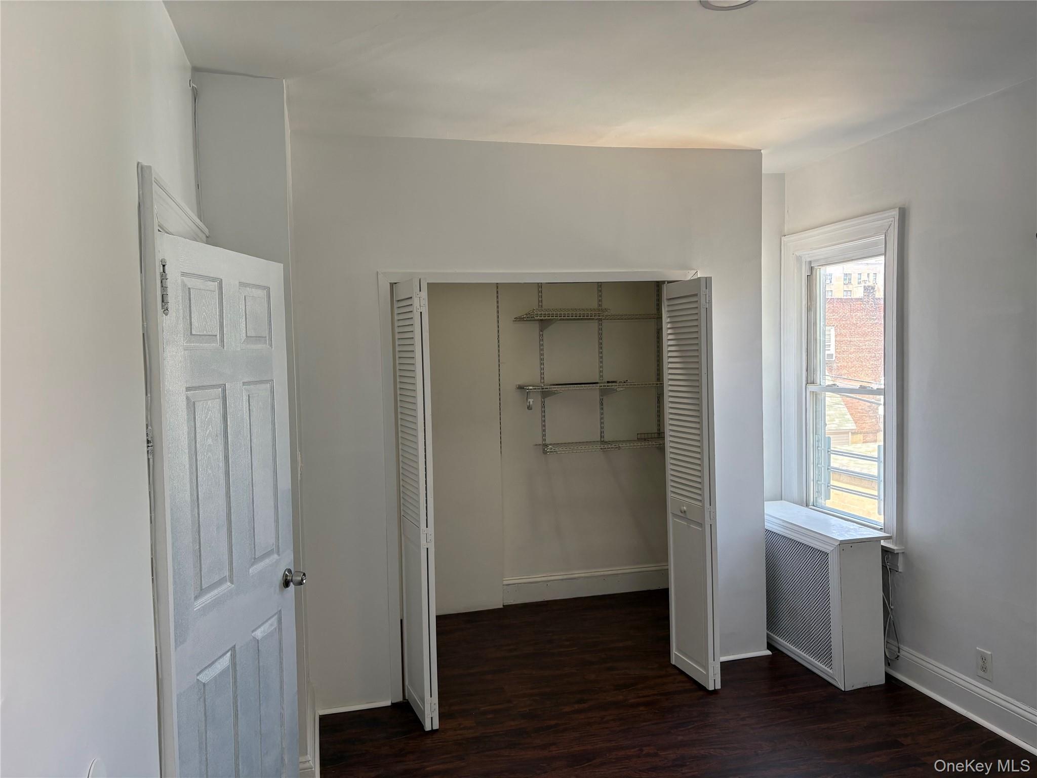 Single Family Jarvis Avenue Bronx, NY 10461, MLS-1008501-11