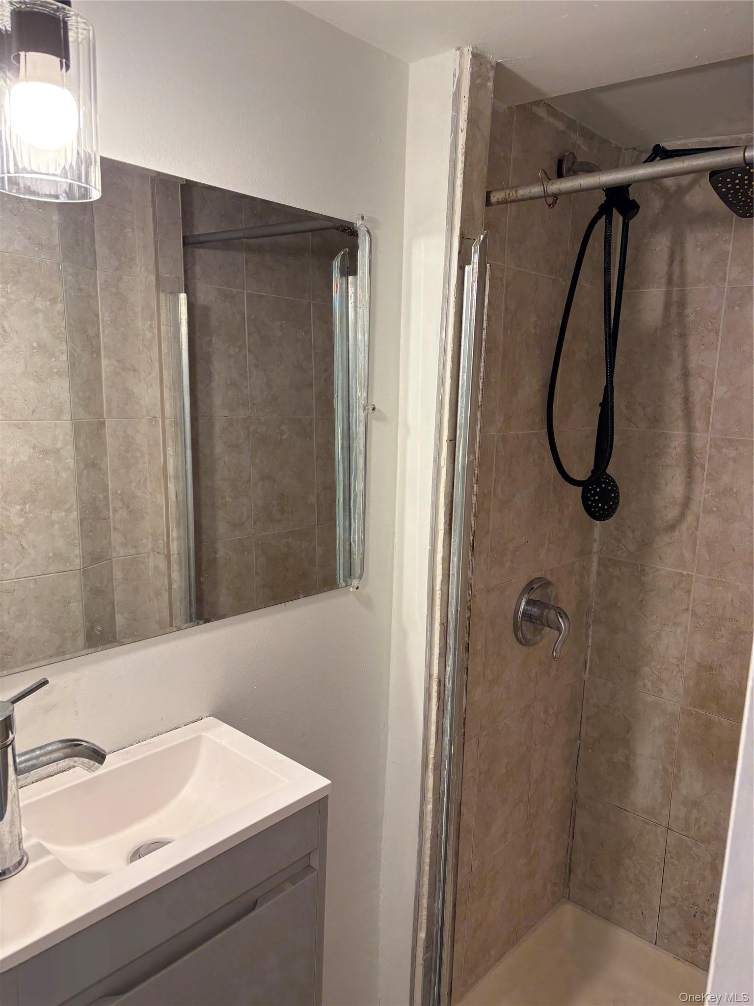 Single Family Jarvis Avenue Bronx, NY 10461, MLS-1008501-20