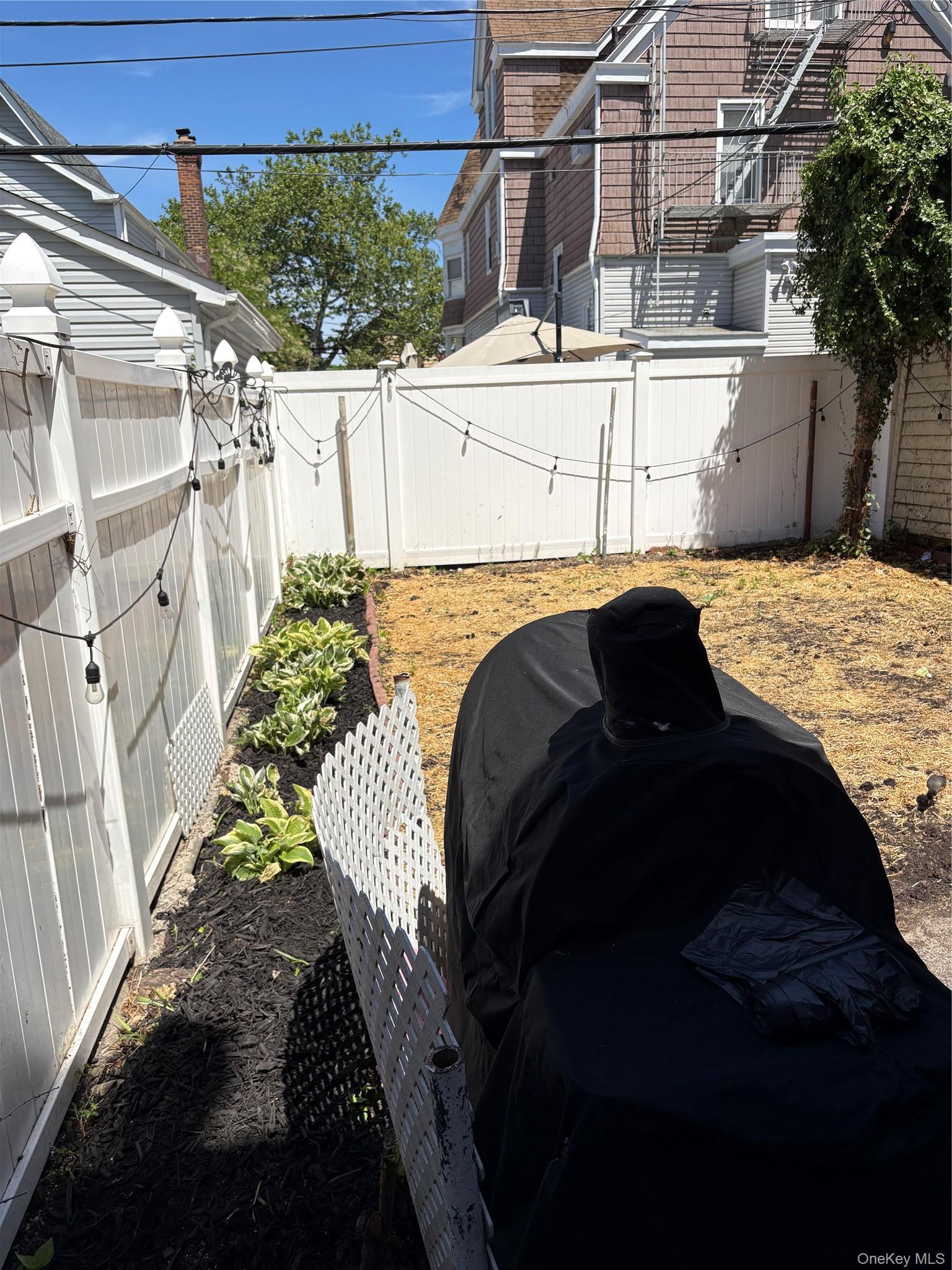 Single Family Jarvis Avenue  Bronx, NY 10461, MLS-1008501-23