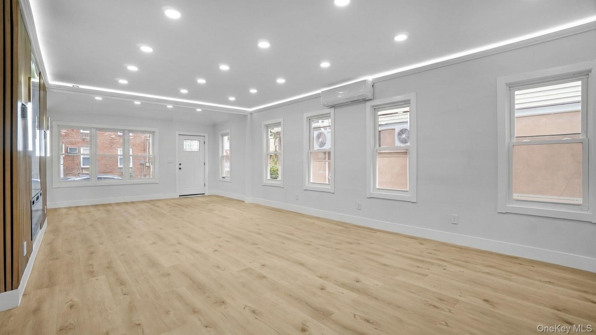 Single Family Murdock  Bronx, NY 10466, MLS-1008512-13