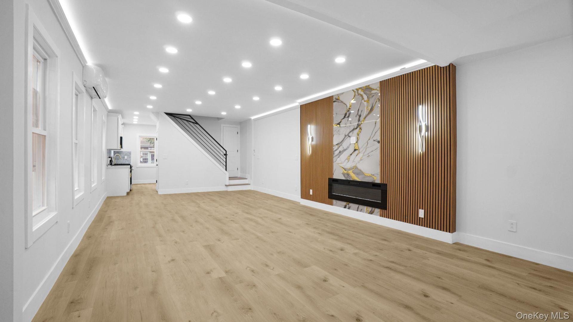 Single Family Murdock  Bronx, NY 10466, MLS-1008512-14