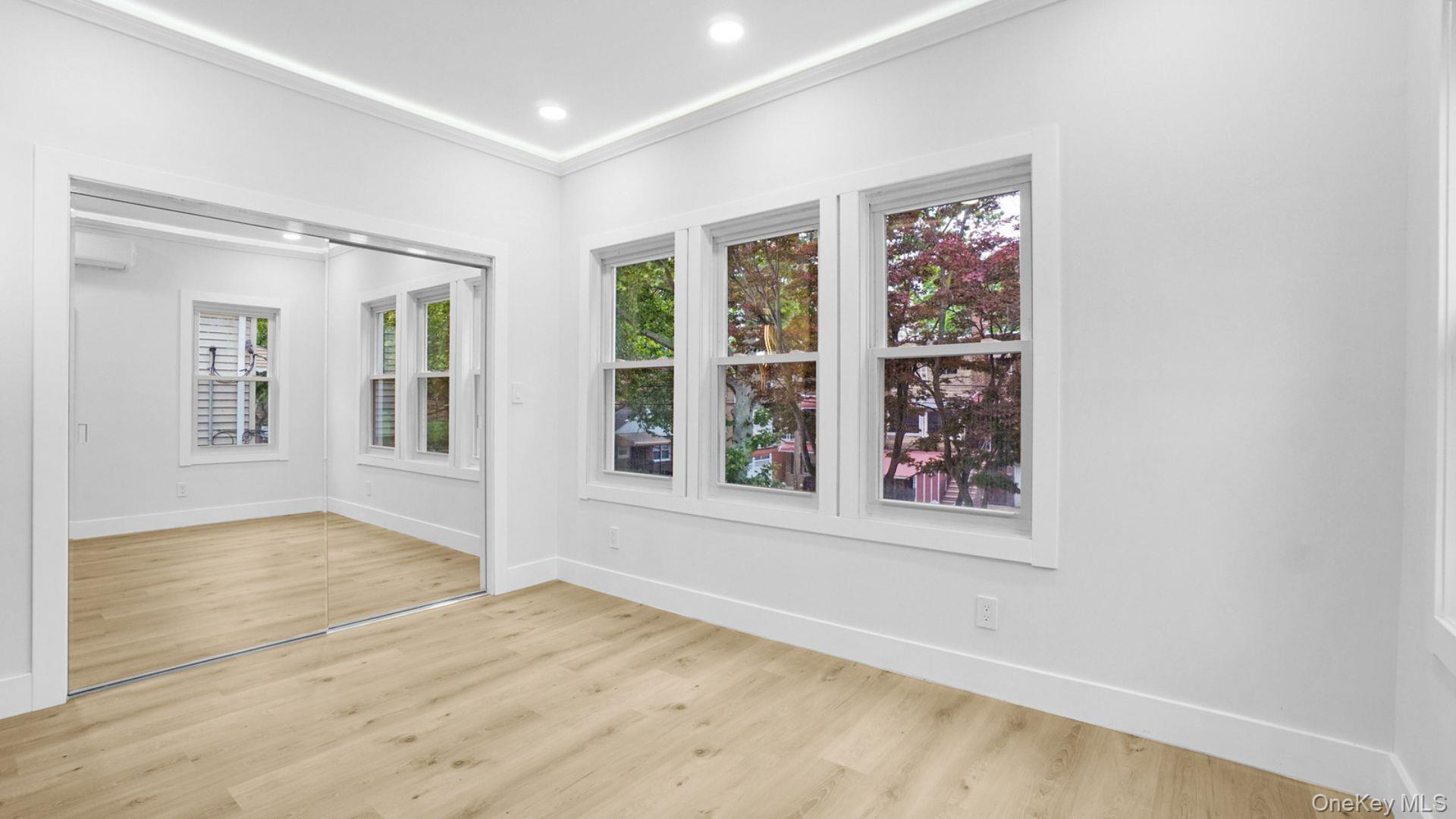 Single Family Murdock  Bronx, NY 10466, MLS-1008512-17