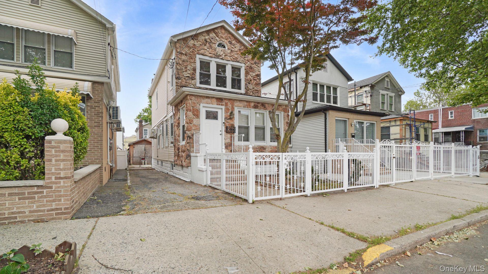 Single Family Murdock  Bronx, NY 10466, MLS-1008512-23