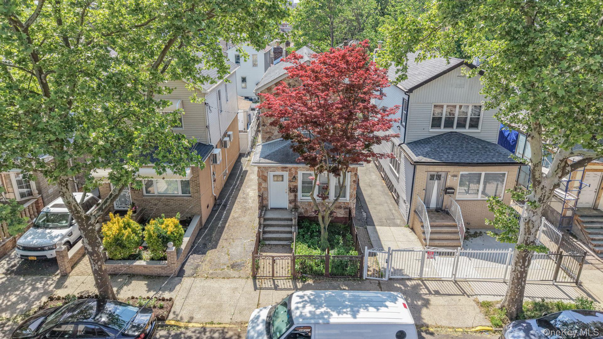Single Family Murdock  Bronx, NY 10466, MLS-1008512-24