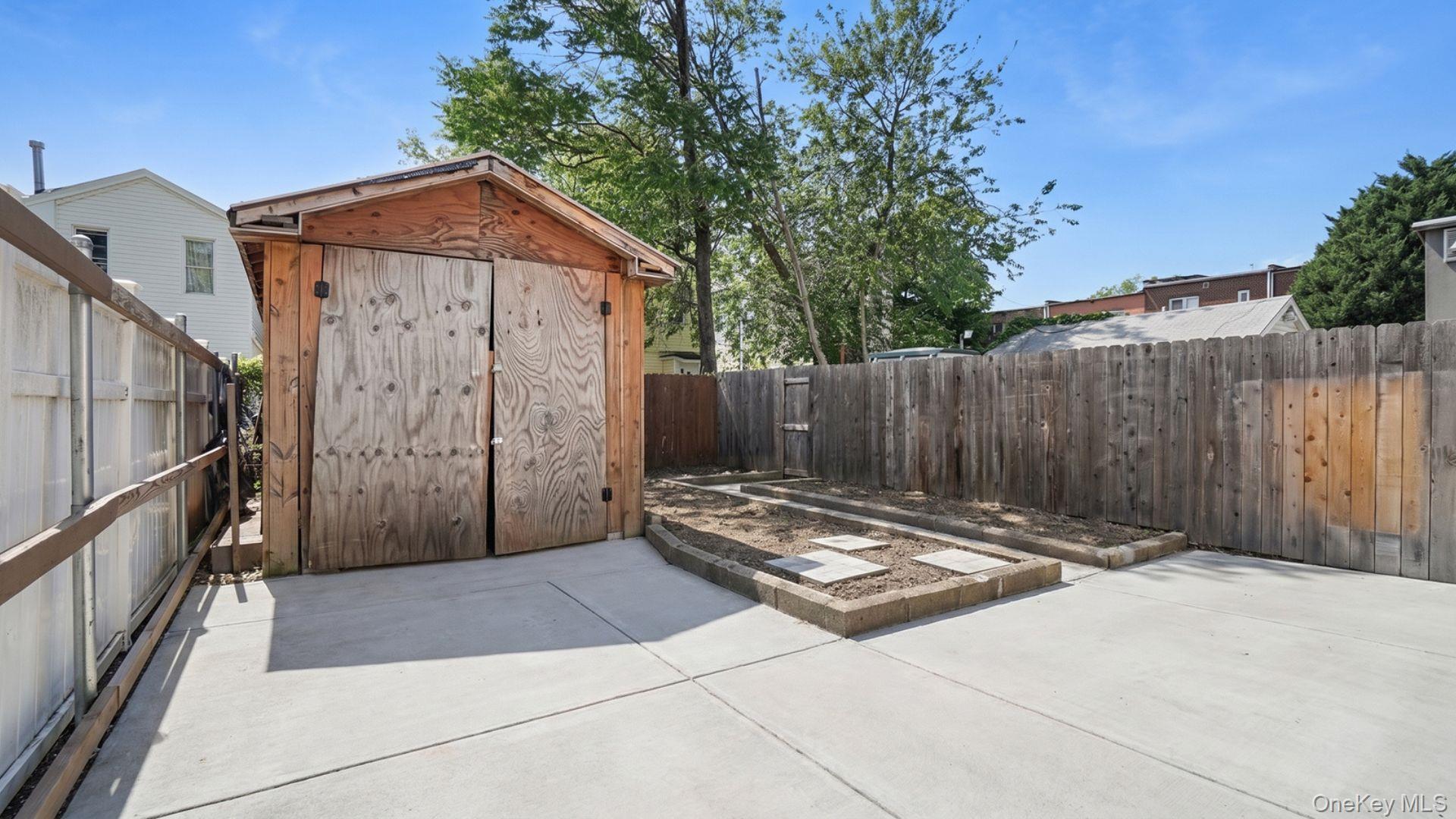 Single Family Murdock  Bronx, NY 10466, MLS-1008512-26