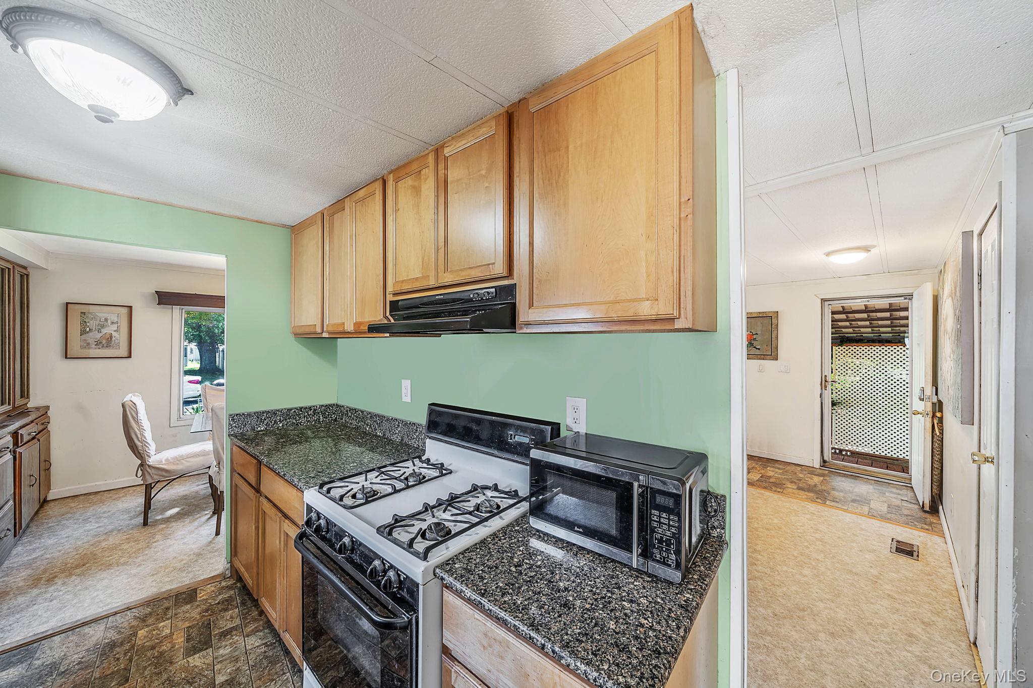 Single Family Buttercup Drive Suffolk County, NY 11716, MLS-1008522-15