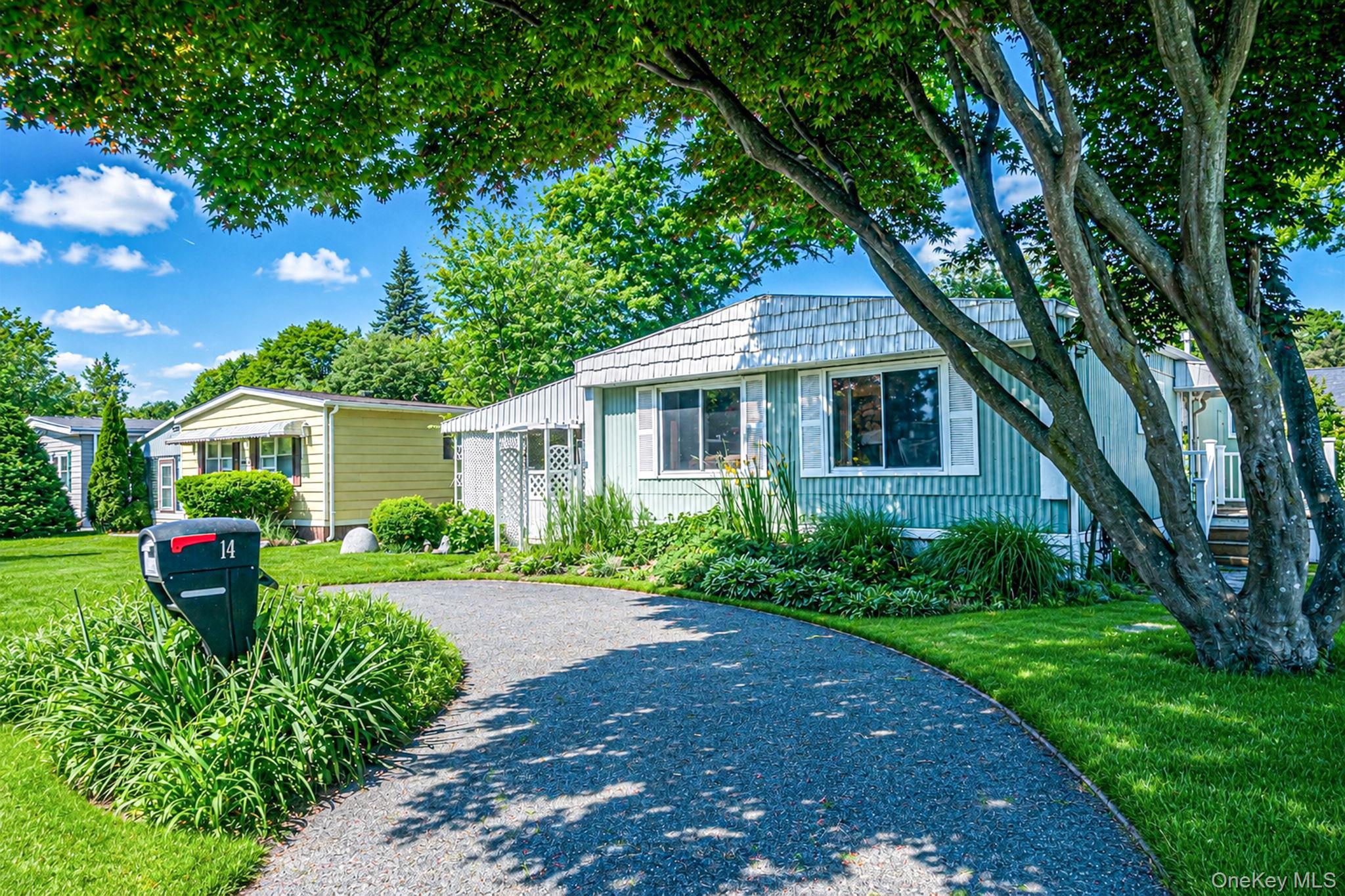 Single Family Buttercup Drive Suffolk County, NY 11716, MLS-1008522-2