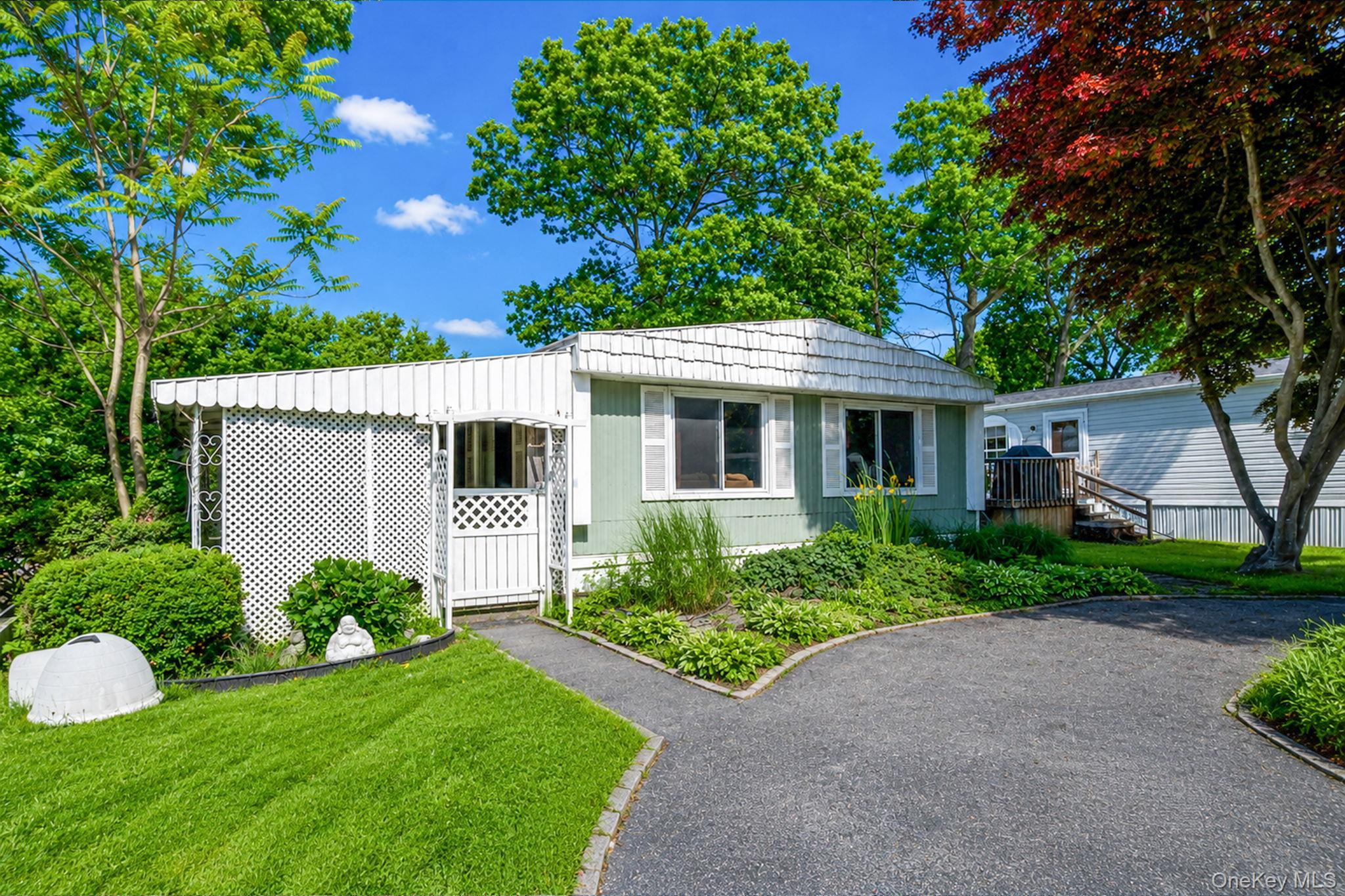 Single Family Buttercup Drive Suffolk County, NY 11716, MLS-1008522-3