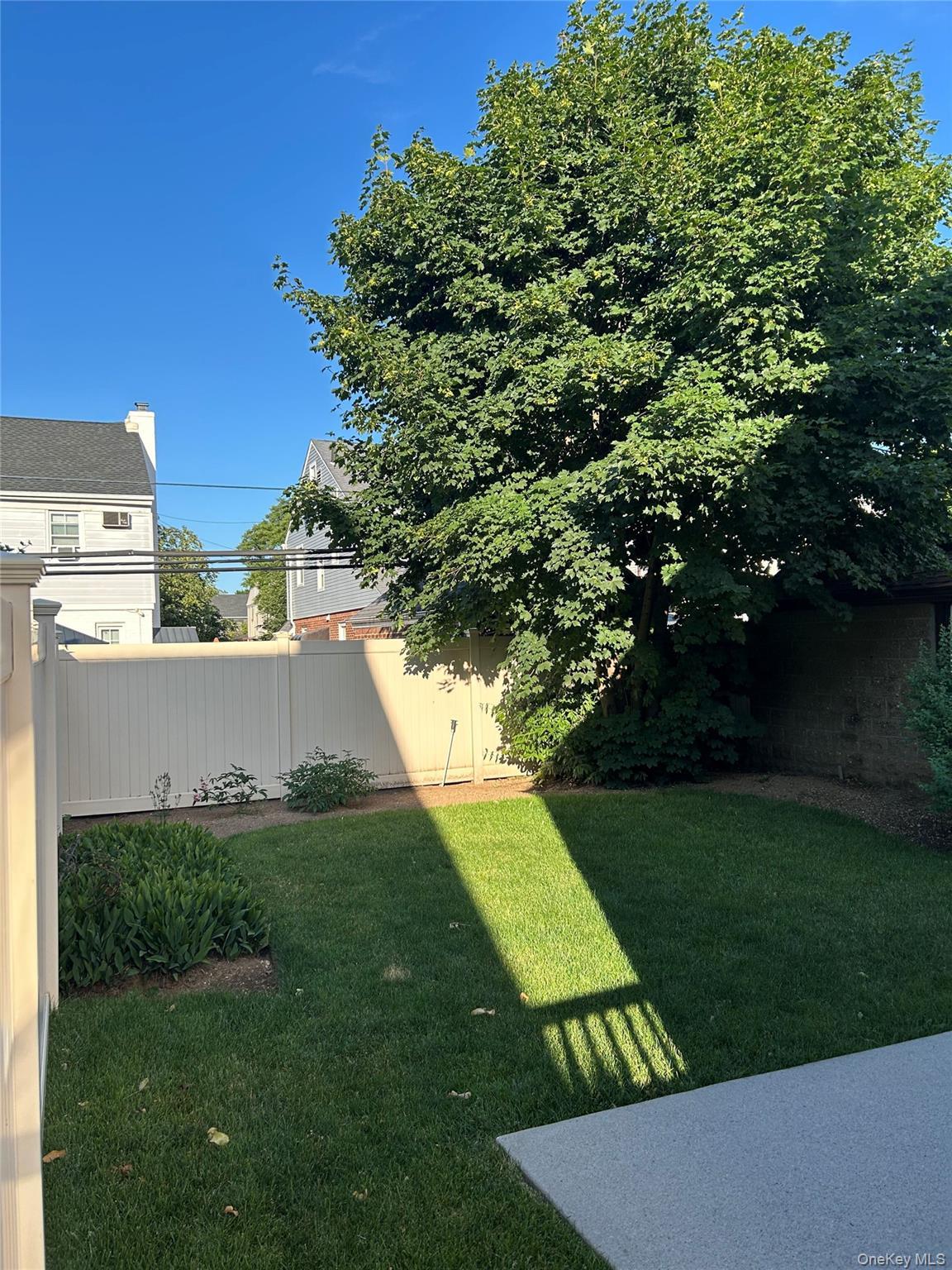 Single Family 250th Queens, NY 11426, MLS-1008542-11