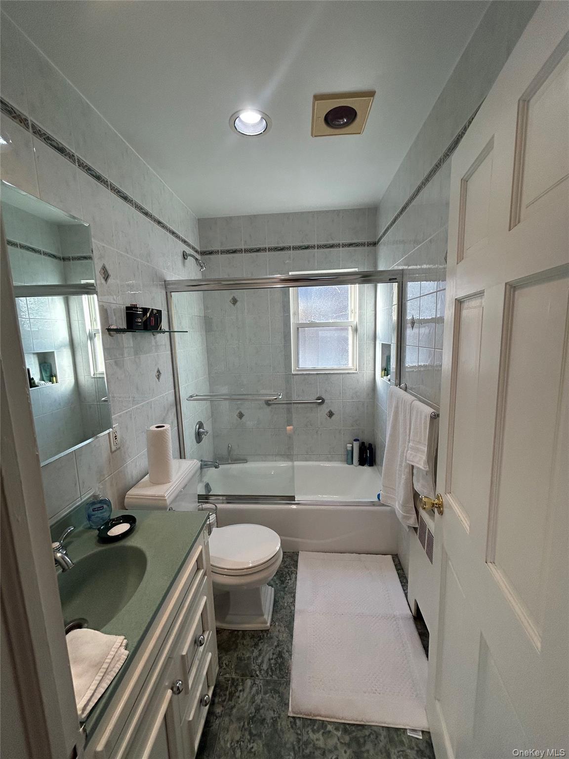 Single Family 250th Queens, NY 11426, MLS-1008542-9