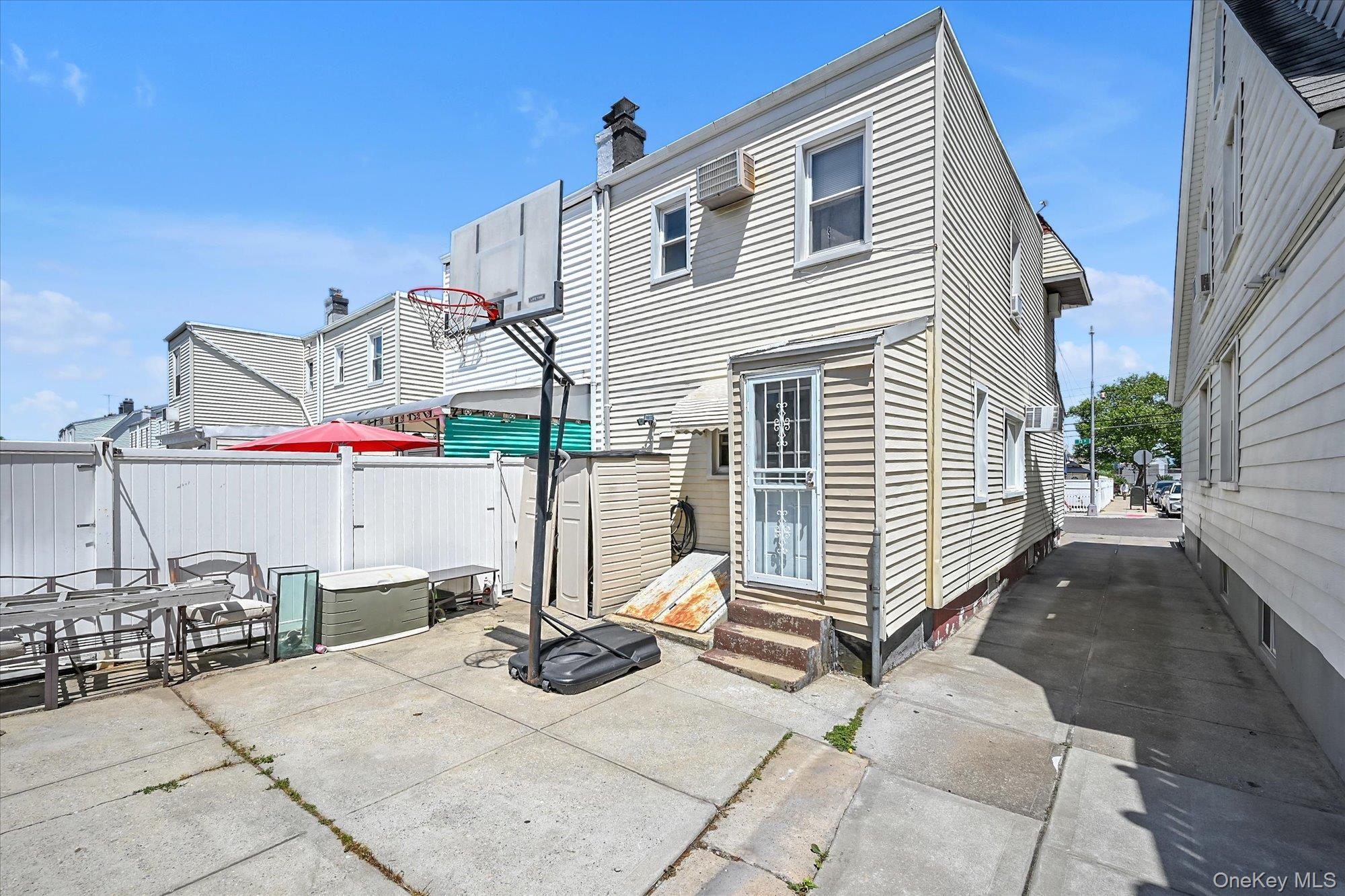 Single Family 73rd  Queens, NY 11378, MLS-1008588-20