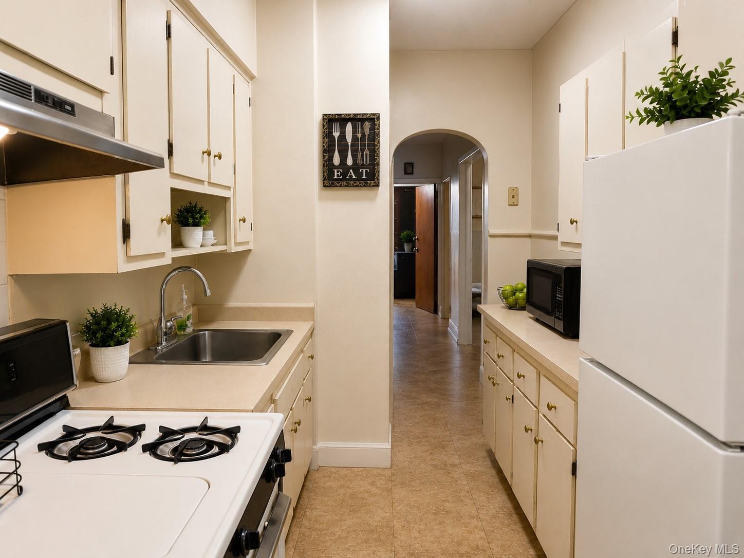 Single Family Sunnyside  Brooklyn, NY 11207, MLS-1008613-8