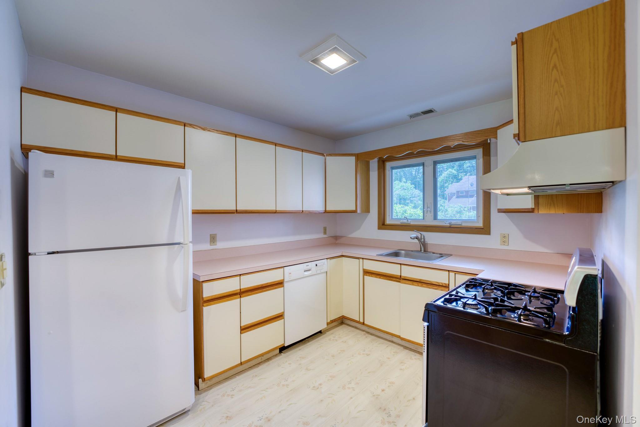 Single Family Quail Drive  Ulster County, NY 12401, MLS-1008634-8