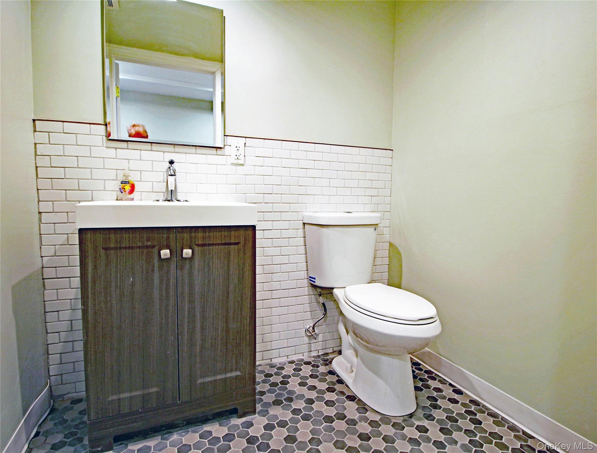 Single Family 26th Street  Queens, NY 11105, MLS-1008677-16