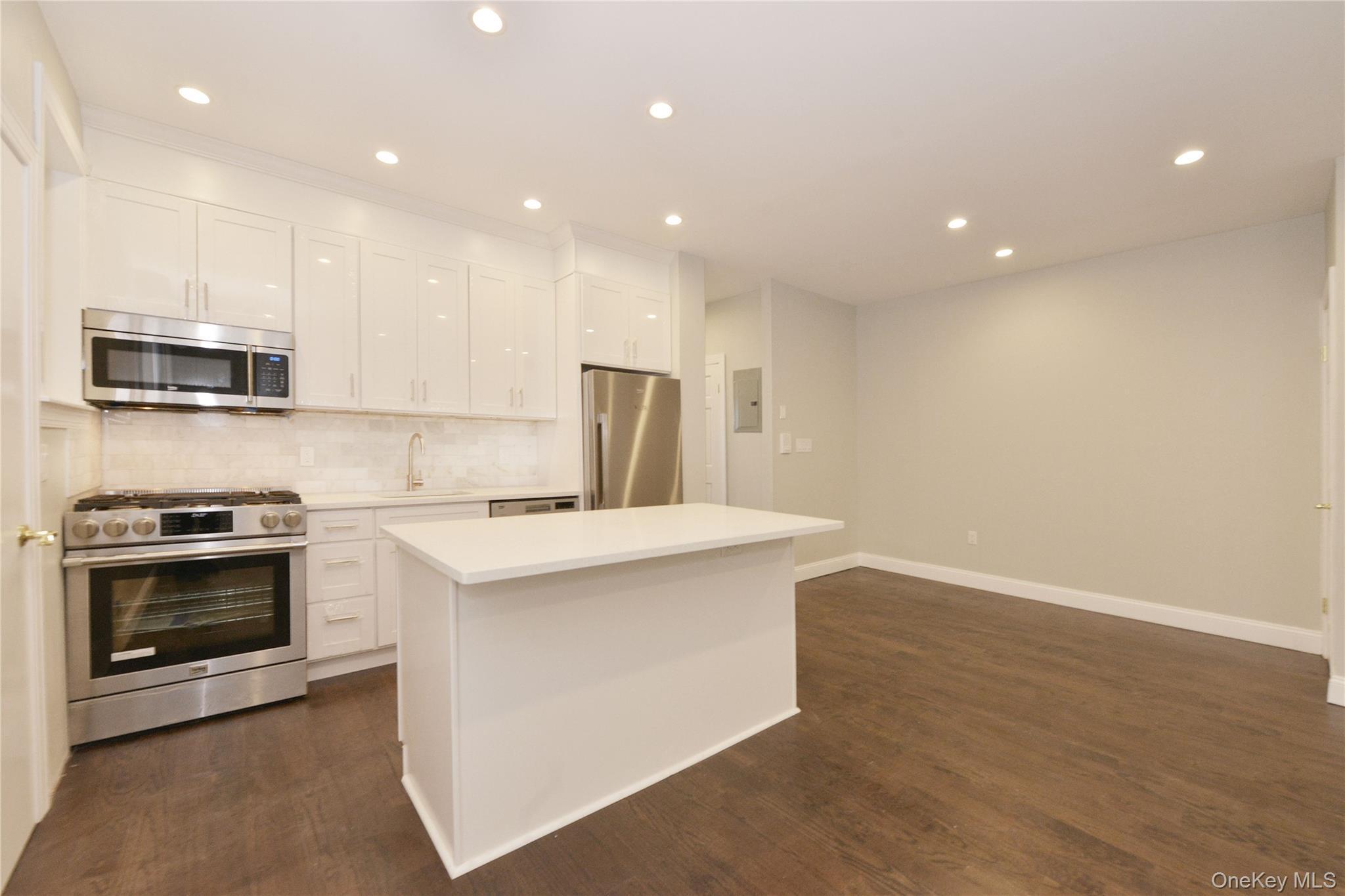 Single Family 26th Street  Queens, NY 11105, MLS-1008677-4