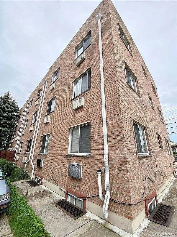 Single Family 90th Avenue  Queens, NY 11432, MLS-1008749-10