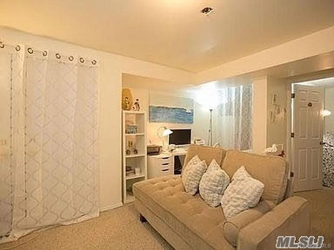 Single Family 90th Avenue Queens, NY 11432, MLS-1008749-4