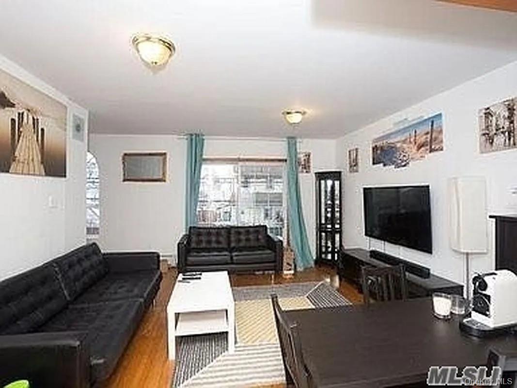 Single Family 90th Avenue Queens, NY 11432, MLS-1008749-5