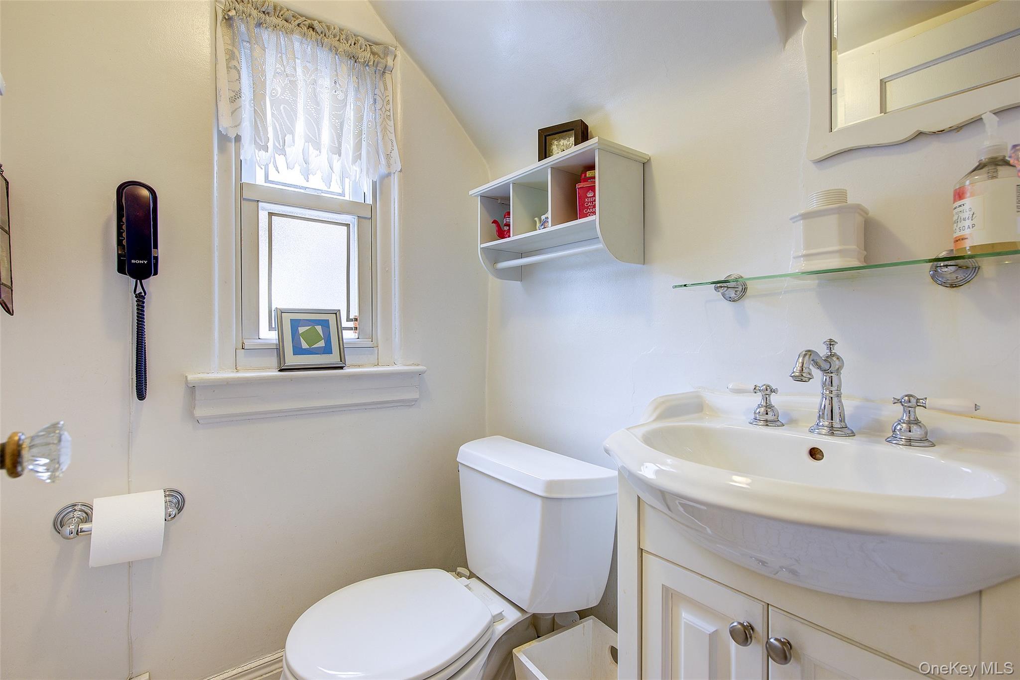 Single Family 236th Street Queens, NY 11427, MLS-1008769-11