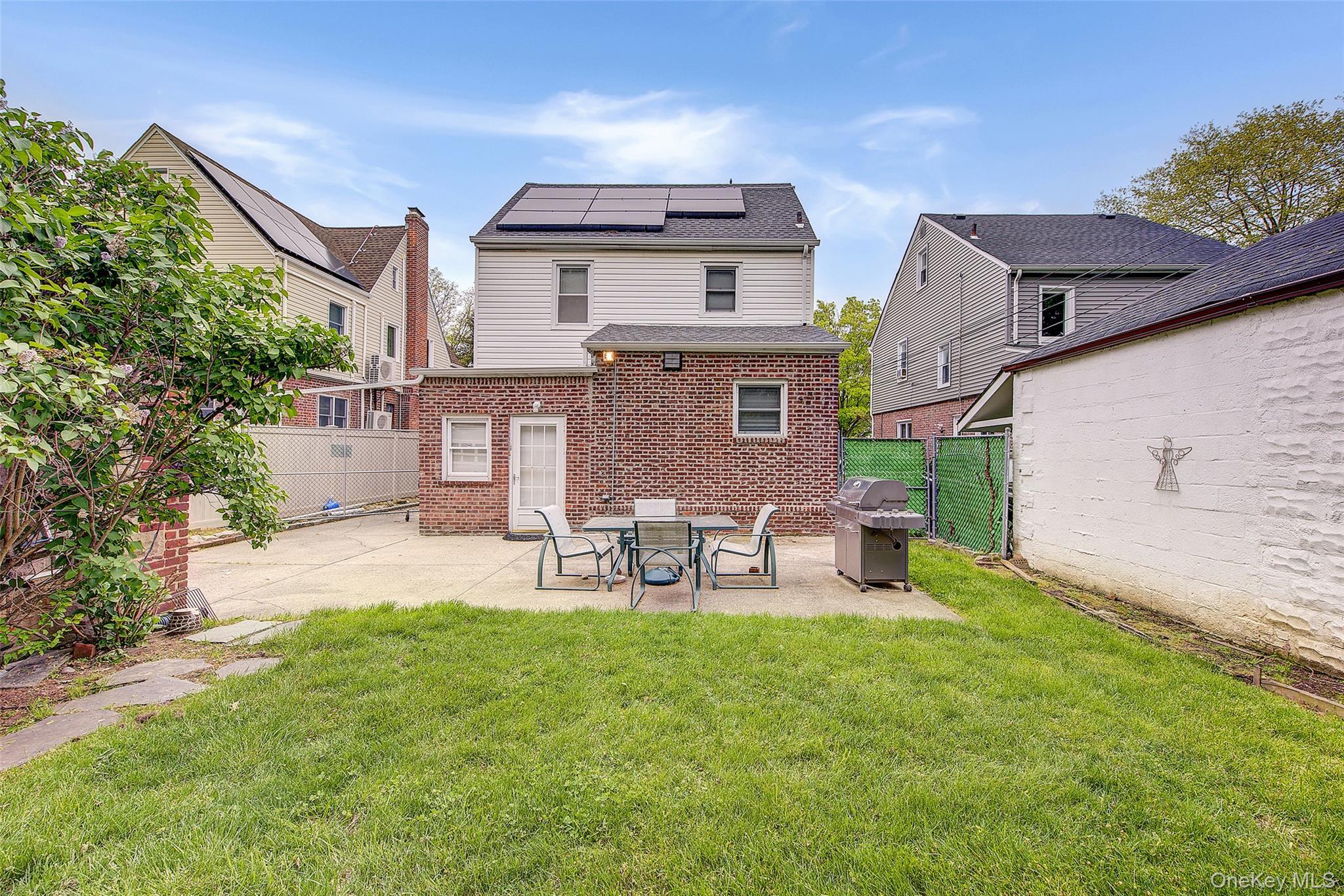 Single Family 236th Street Queens, NY 11427, MLS-1008769-34