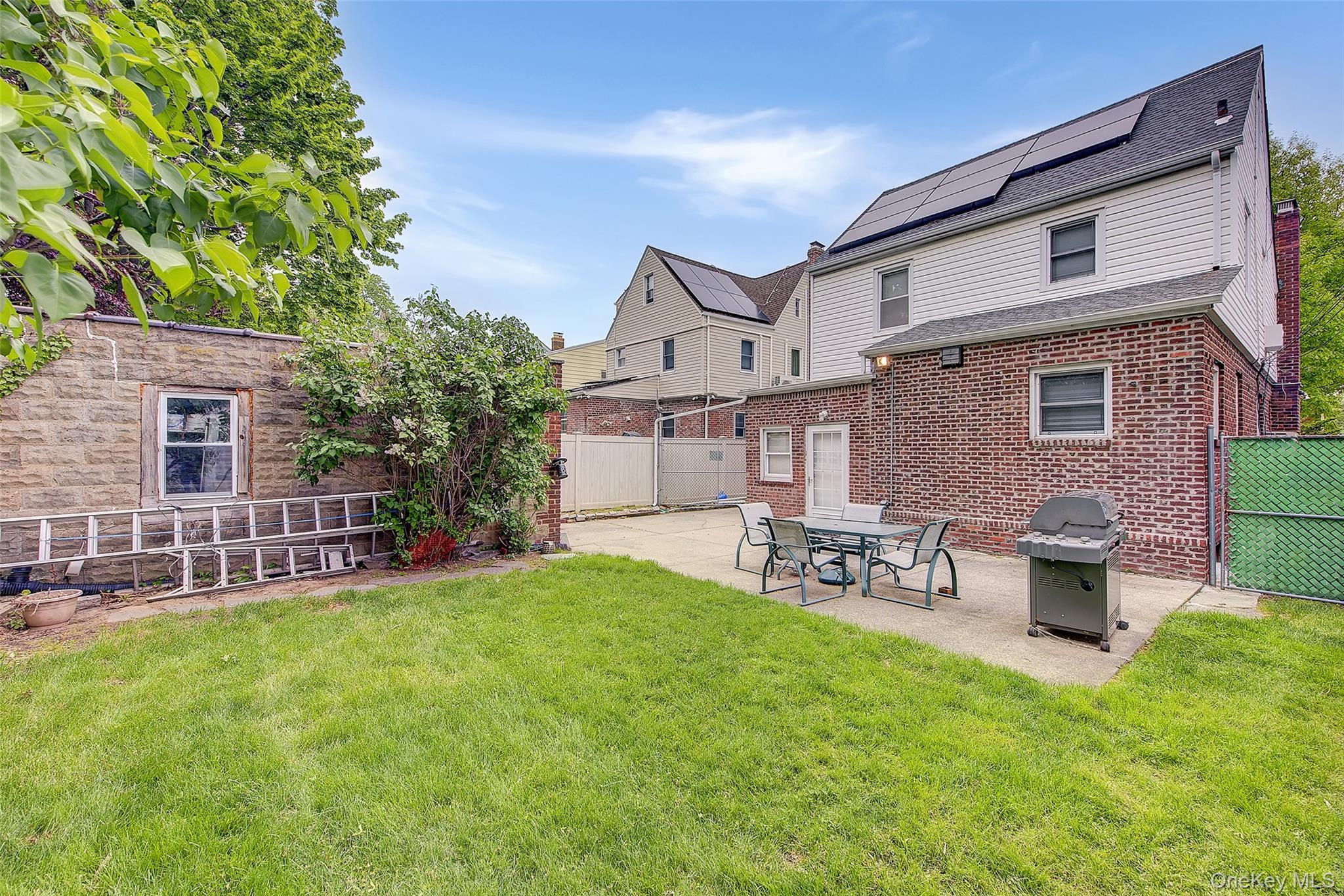 Single Family 236th Street  Queens, NY 11427, MLS-1008769-35