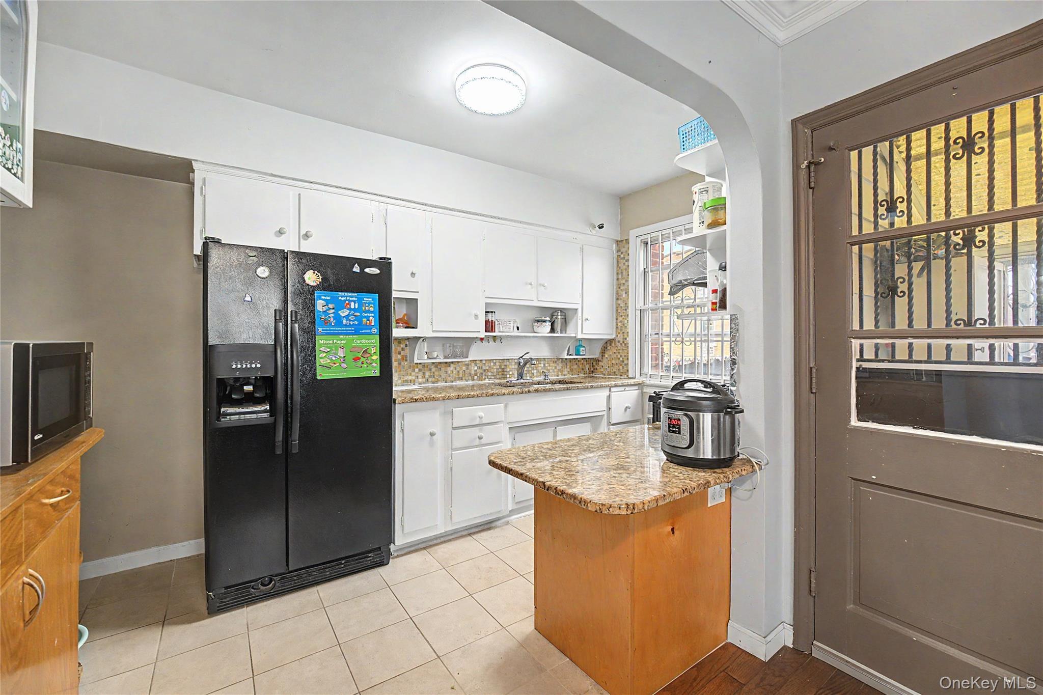 Single Family 65th Queens, NY 11365, MLS-1008808-11