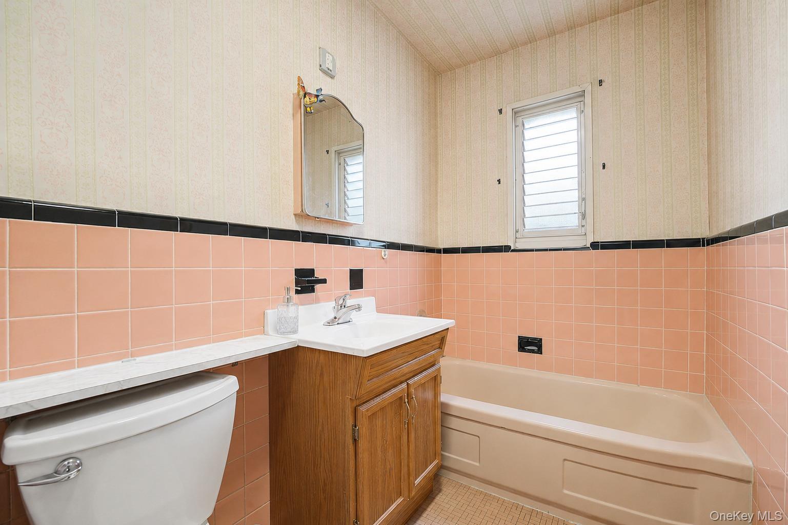 Single Family 65th Queens, NY 11365, MLS-1008808-14
