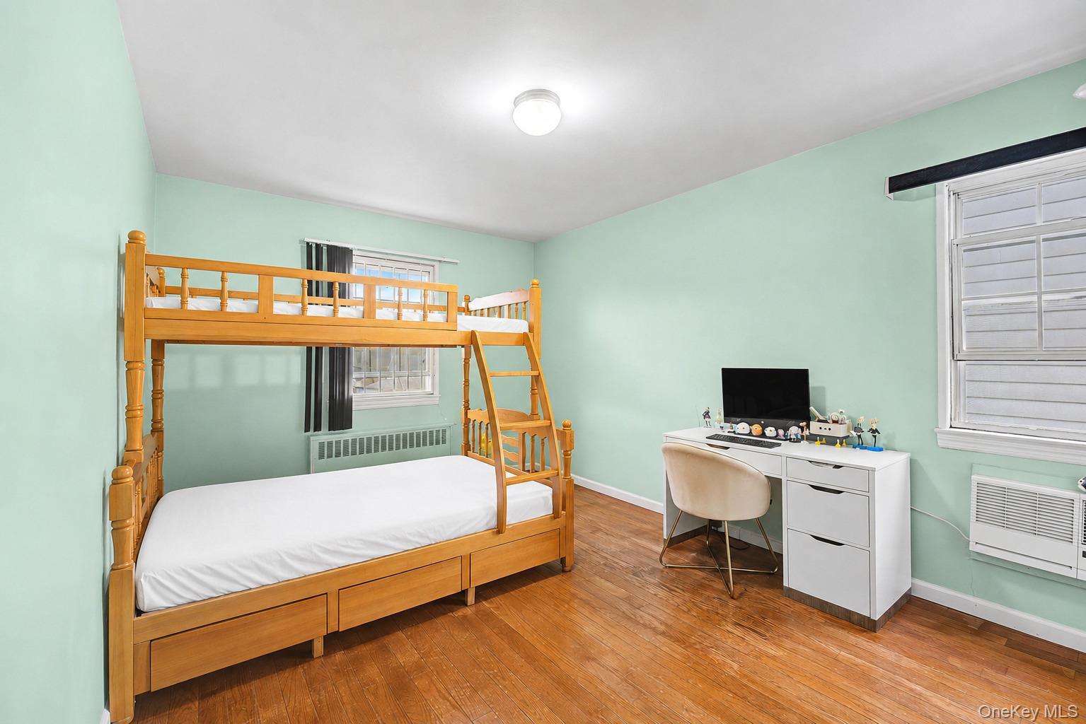 Single Family 65th Queens, NY 11365, MLS-1008808-9