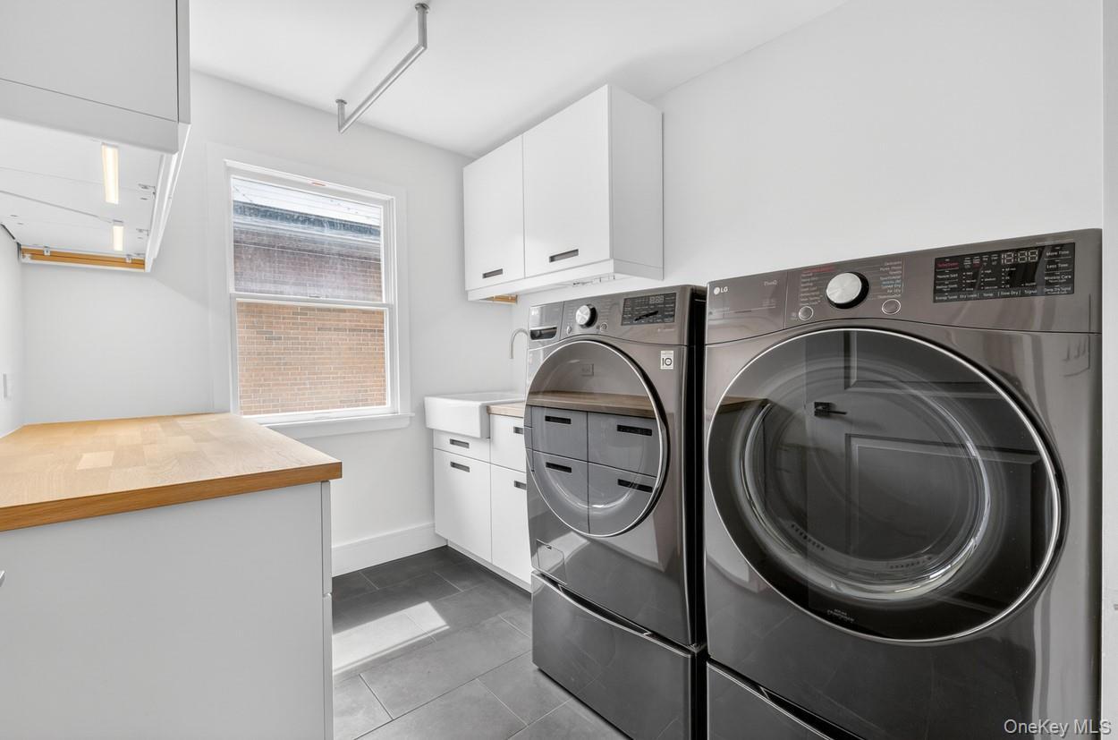 Single Family 242nd Street  Queens, NY 11362, MLS-1008824-42