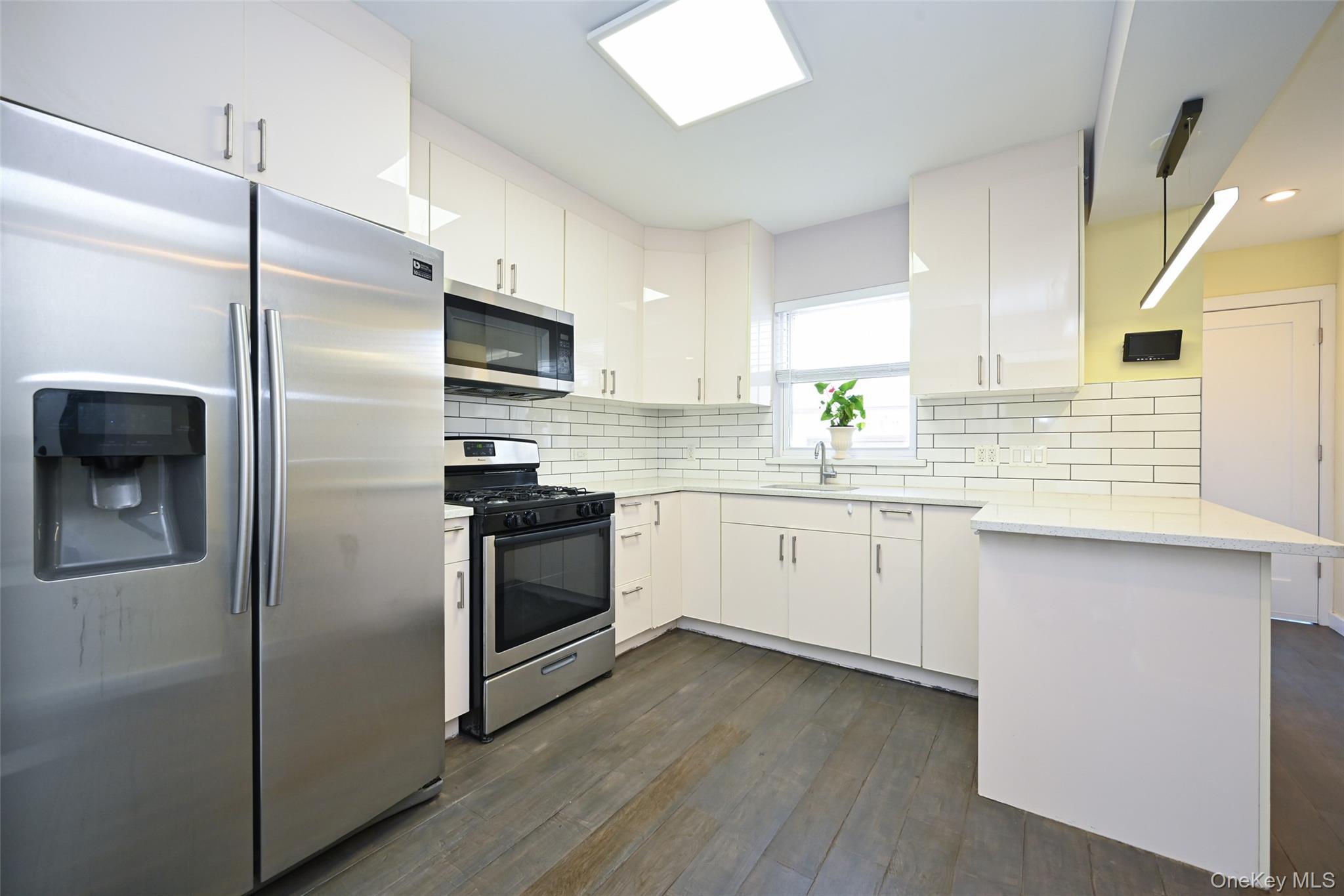 Single Family Rocky Hill Road Queens, NY 11361, MLS-1008829-9