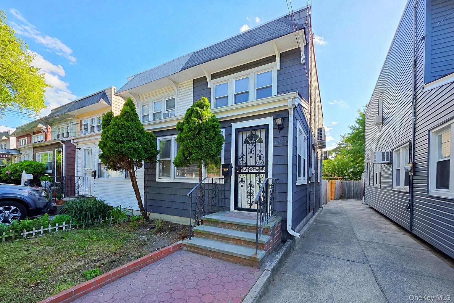 Single Family Marathon Queens, NY 11363, MLS-1008845-2