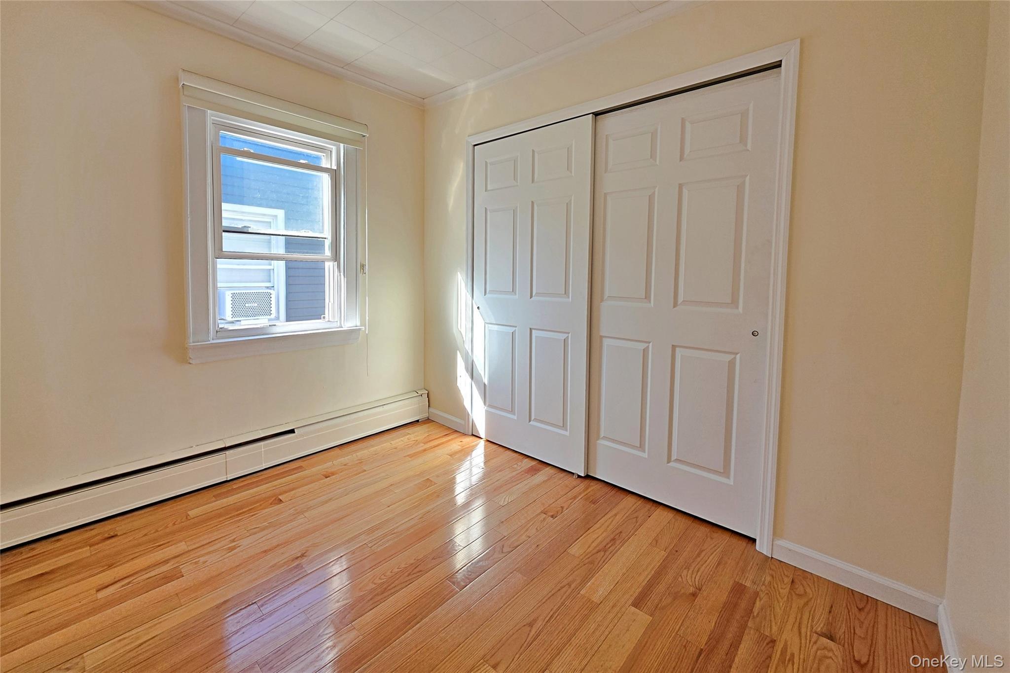 Single Family Marathon Queens, NY 11363, MLS-1008845-20