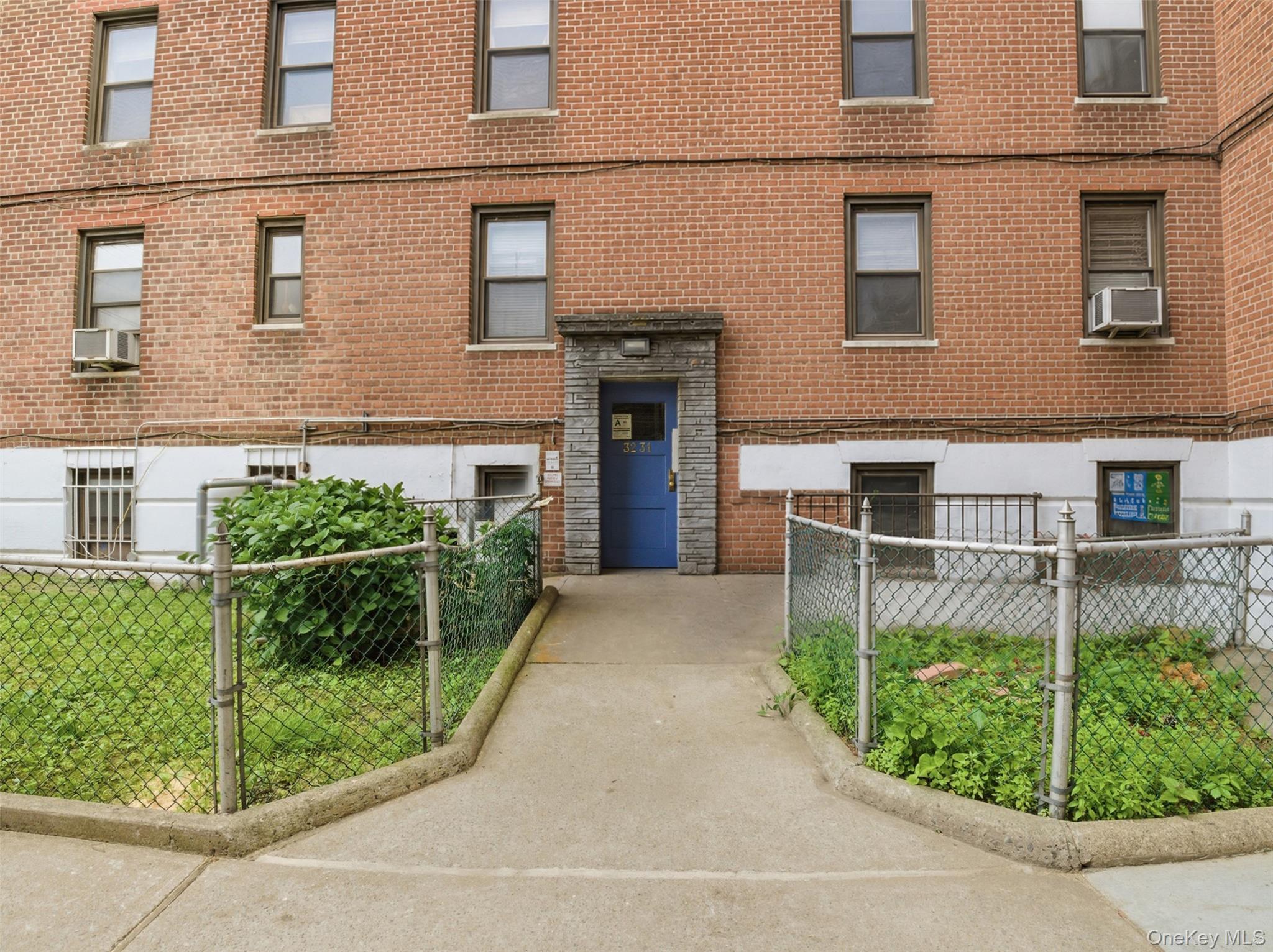 Coop Barker  Bronx, NY 10467, MLS-1008908-17