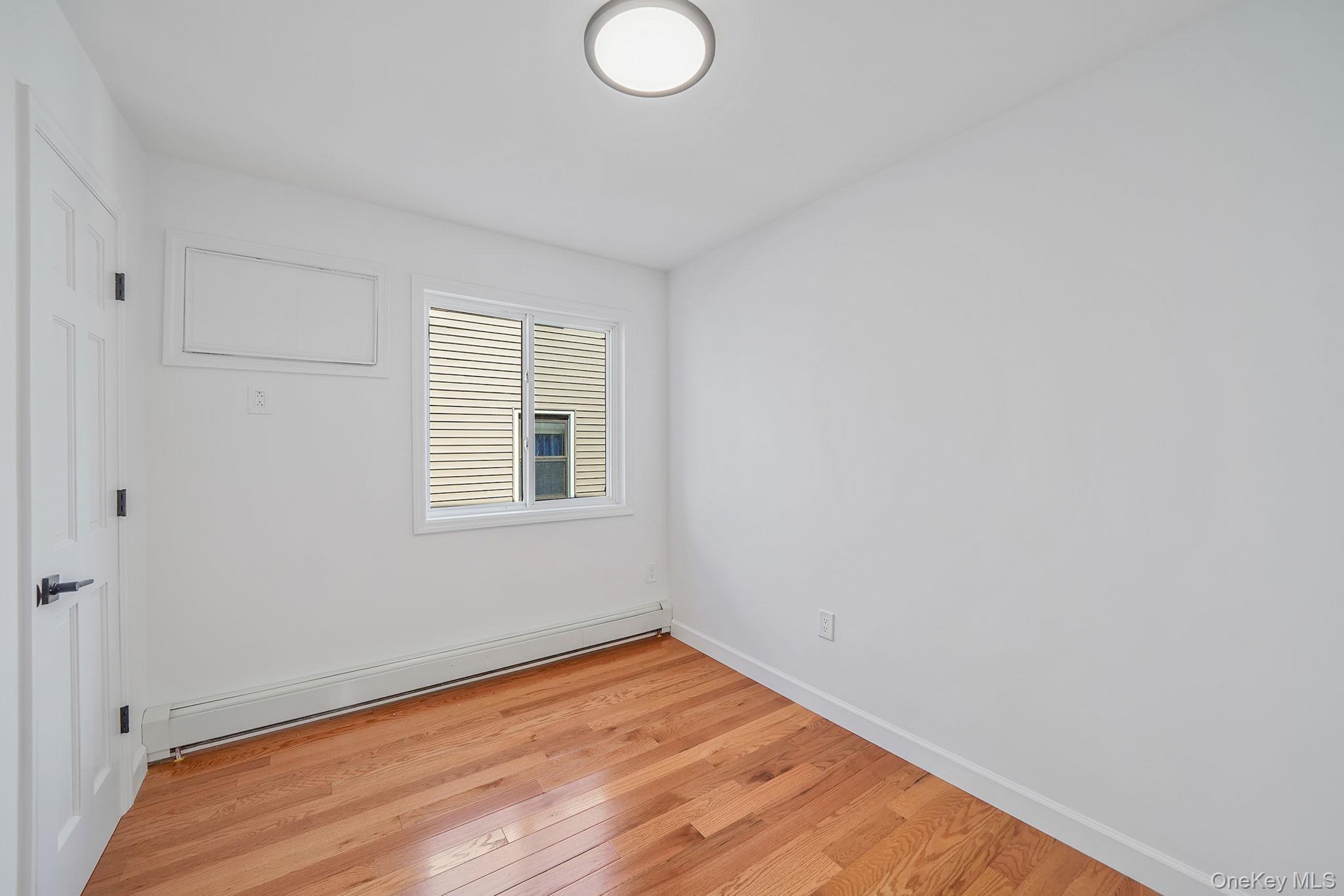 Single Family 250th Street Queens, NY 11422, MLS-1008913-17