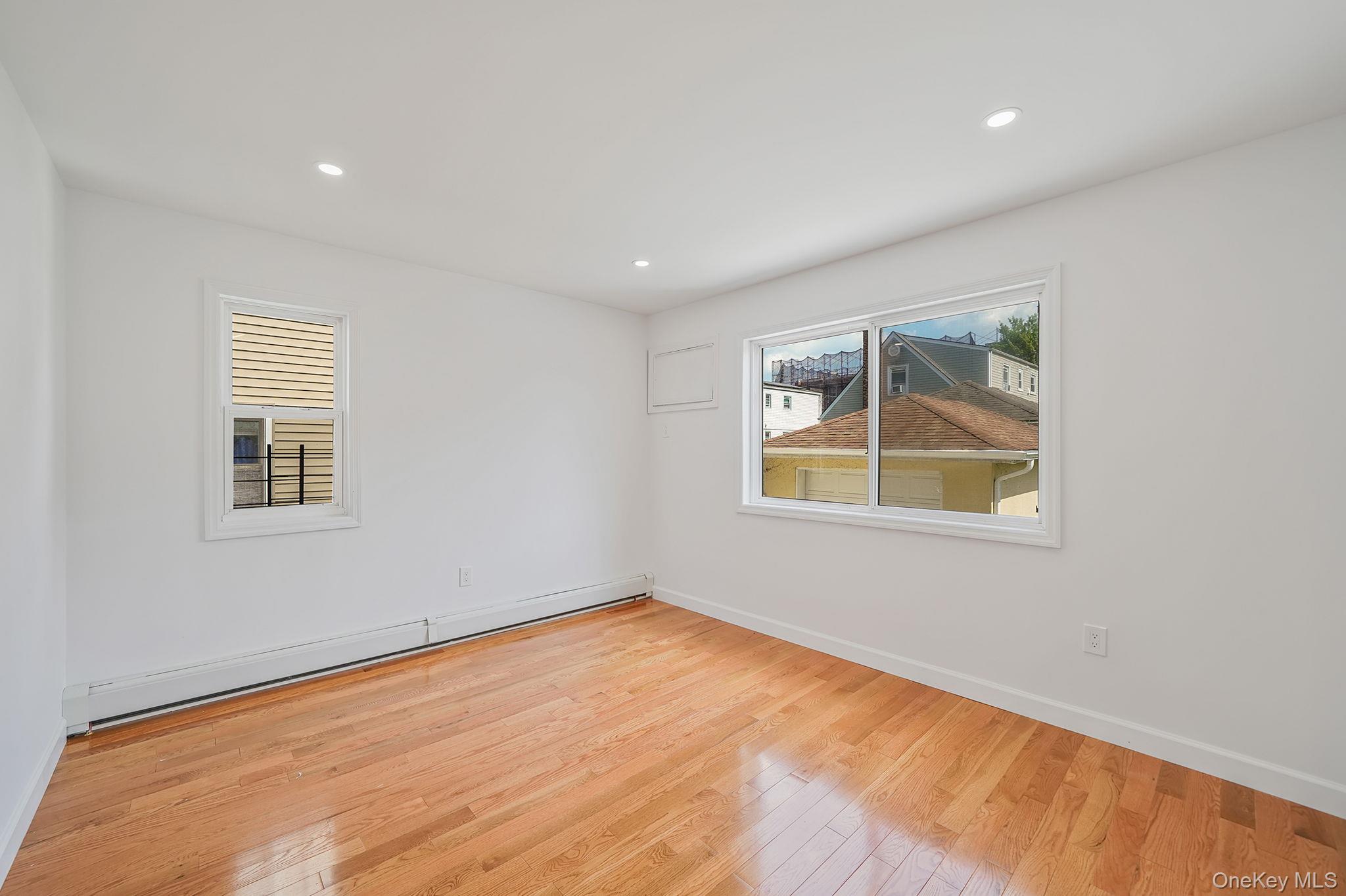 Single Family 250th Street Queens, NY 11422, MLS-1008913-19
