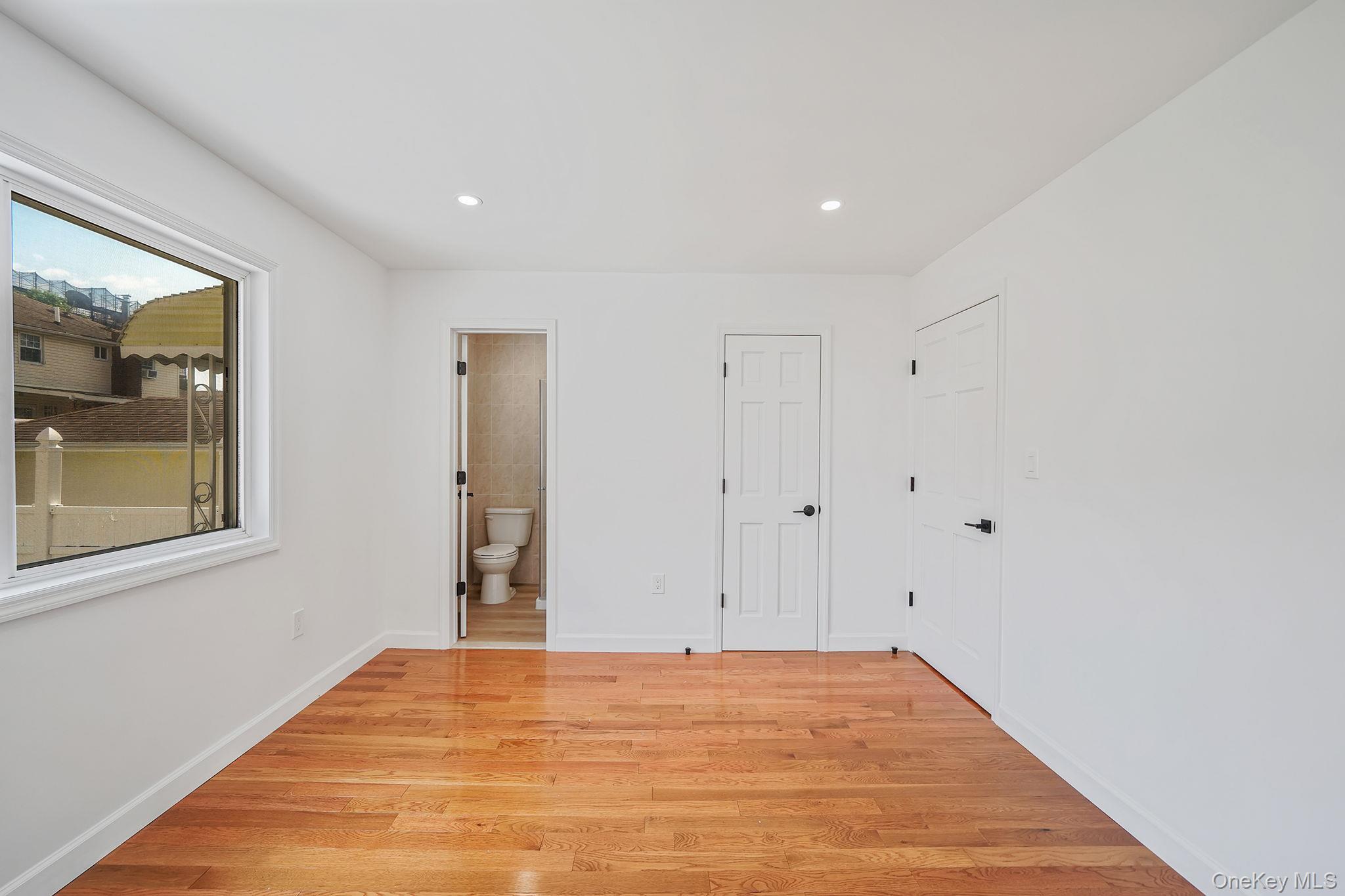 Single Family 250th Street Queens, NY 11422, MLS-1008913-20