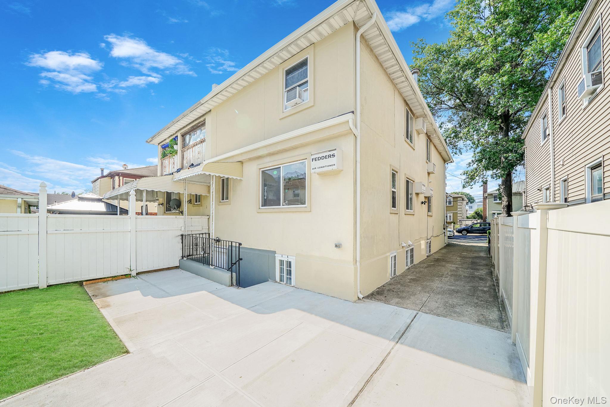 Single Family 250th Street Queens, NY 11422, MLS-1008913-35