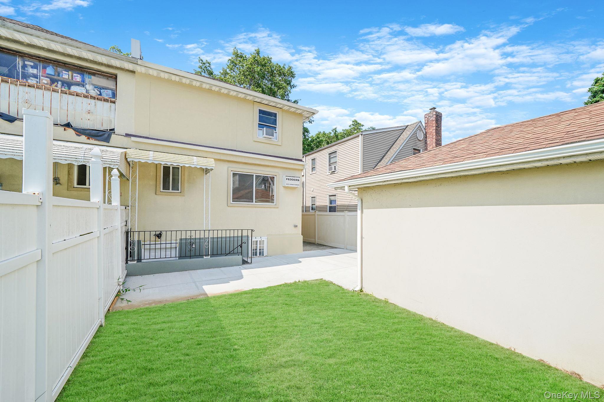 Single Family 250th Street Queens, NY 11422, MLS-1008913-37