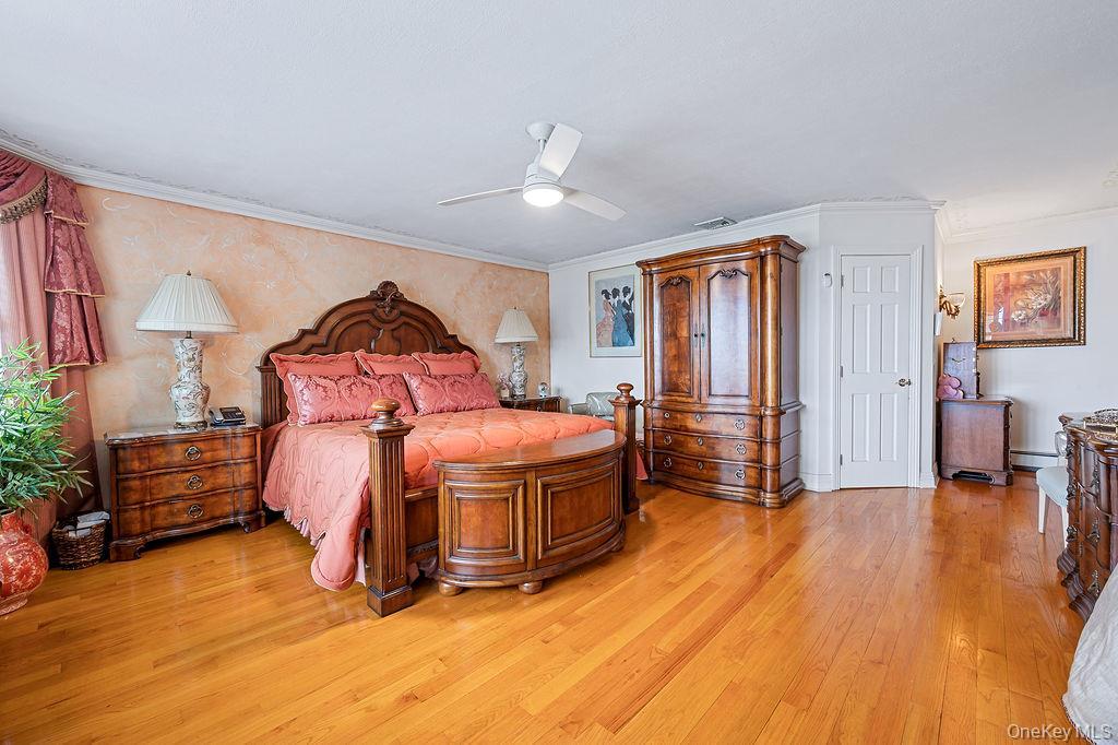 Single Family Point Crescent Queens, NY 11357, MLS-1008950-18