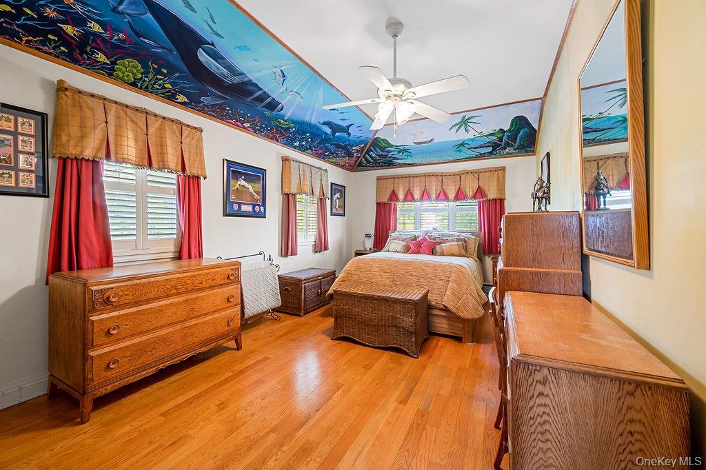 Single Family Point Crescent Queens, NY 11357, MLS-1008950-20
