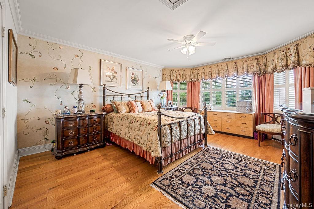 Single Family Point Crescent Queens, NY 11357, MLS-1008950-23