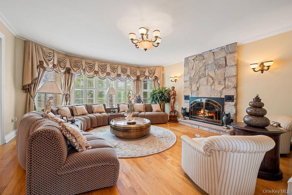 Single Family Point Crescent Queens, NY 11357, MLS-1008950-8