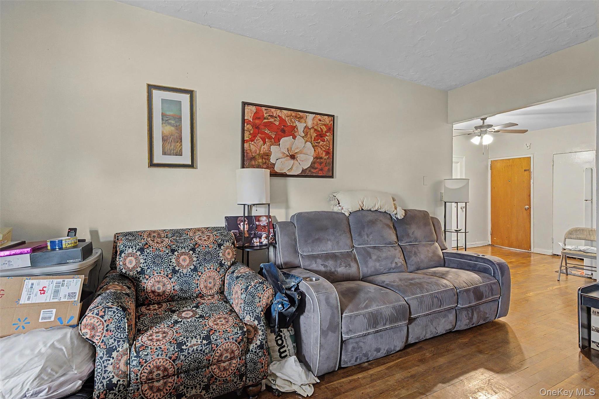 Single Family E 233rd Street Bronx, NY 10466, MLS-1008956-19