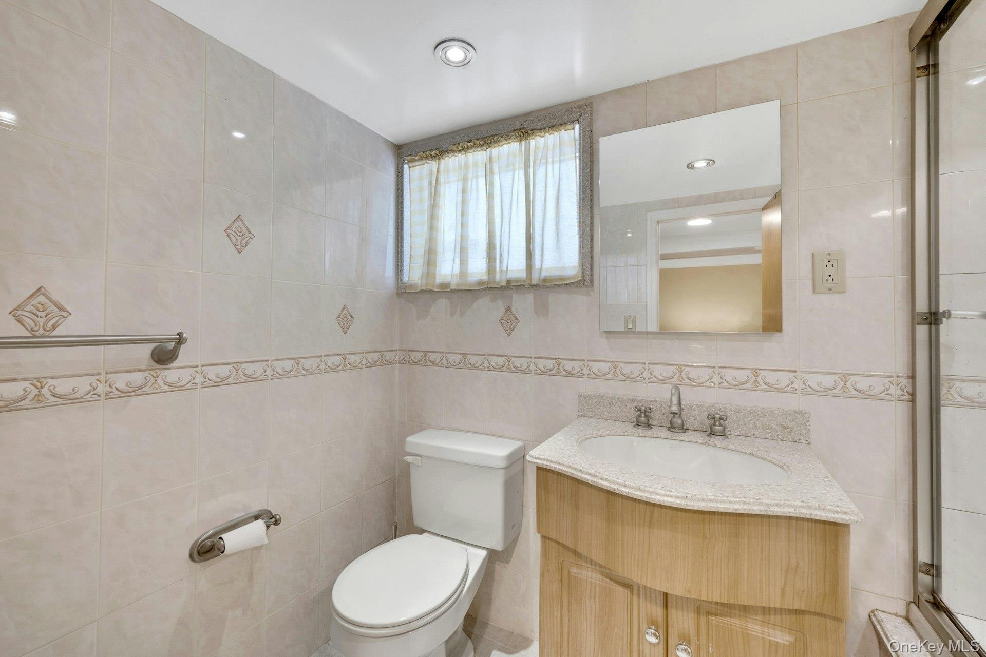 Single Family Stadium Bronx, NY 10465, MLS-1008966-25