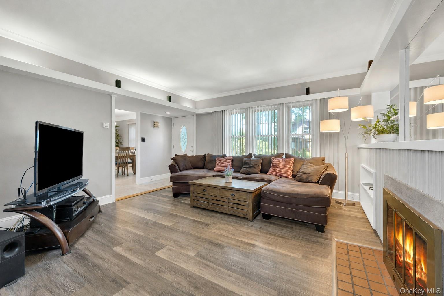 Single Family Stadium Bronx, NY 10465, MLS-1008966-5