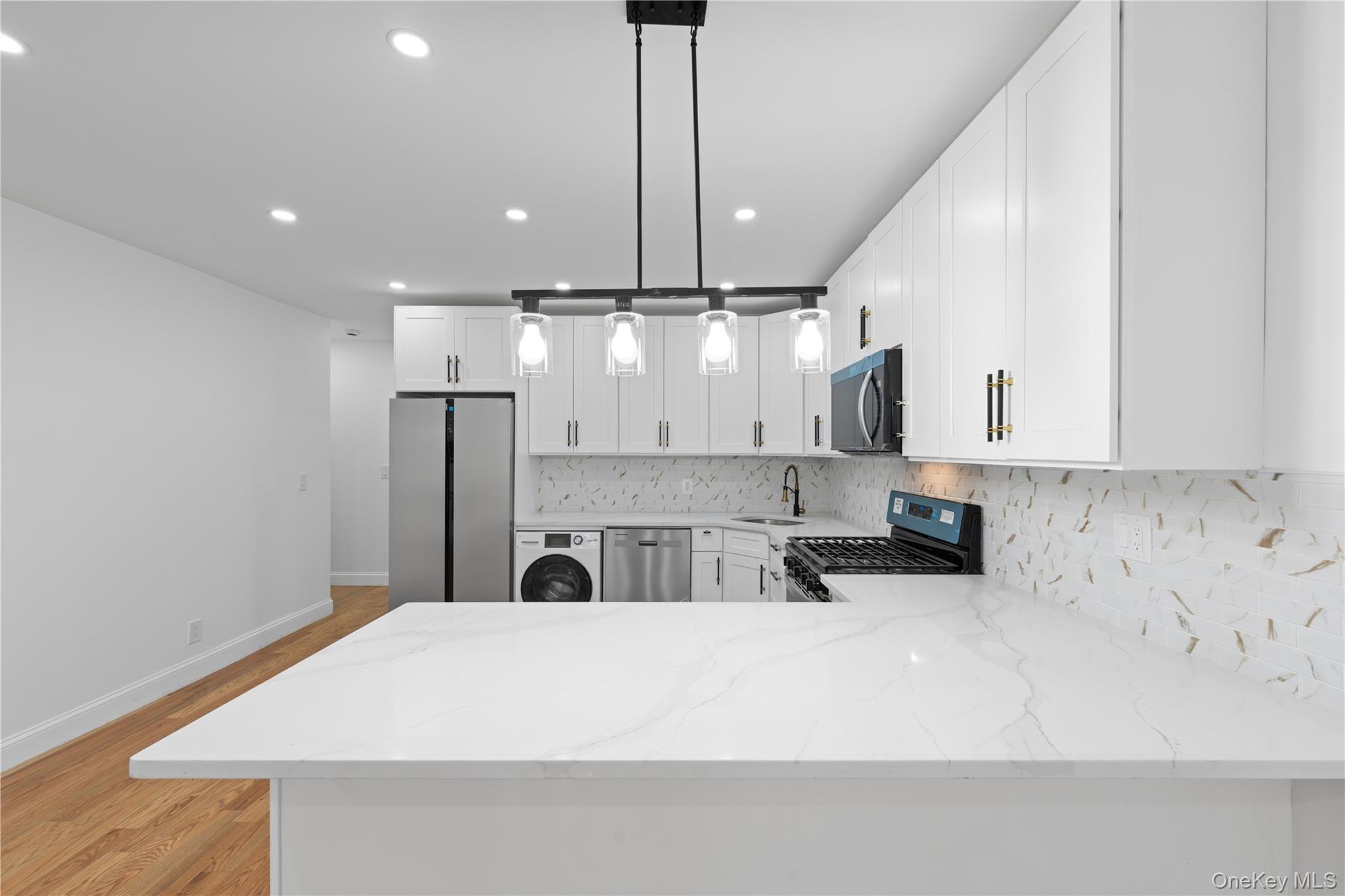 Single Family Lucas Queens, NY 11413, MLS-1008967-7