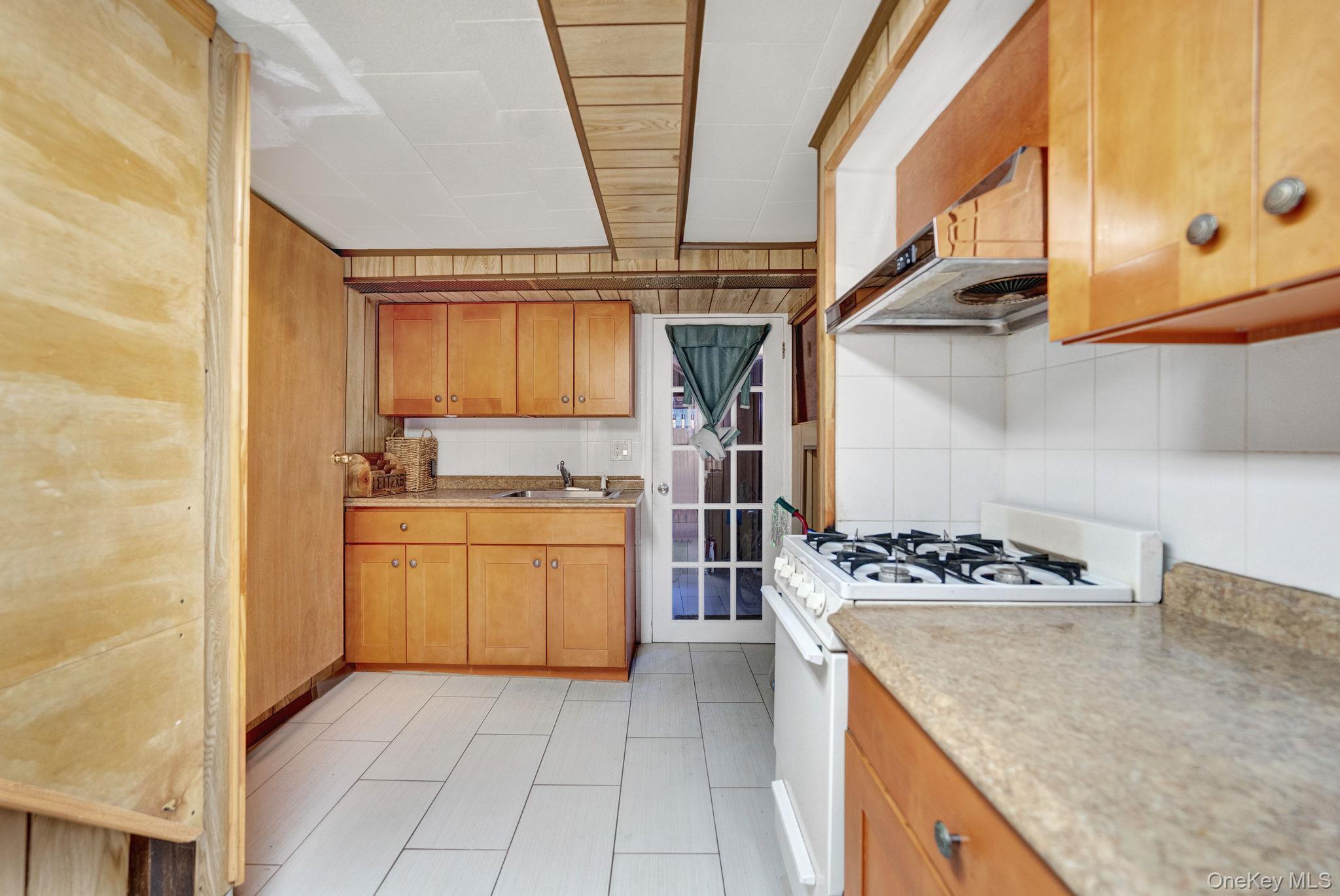 Single Family Paulding Bronx, NY 10462, MLS-1008976-25